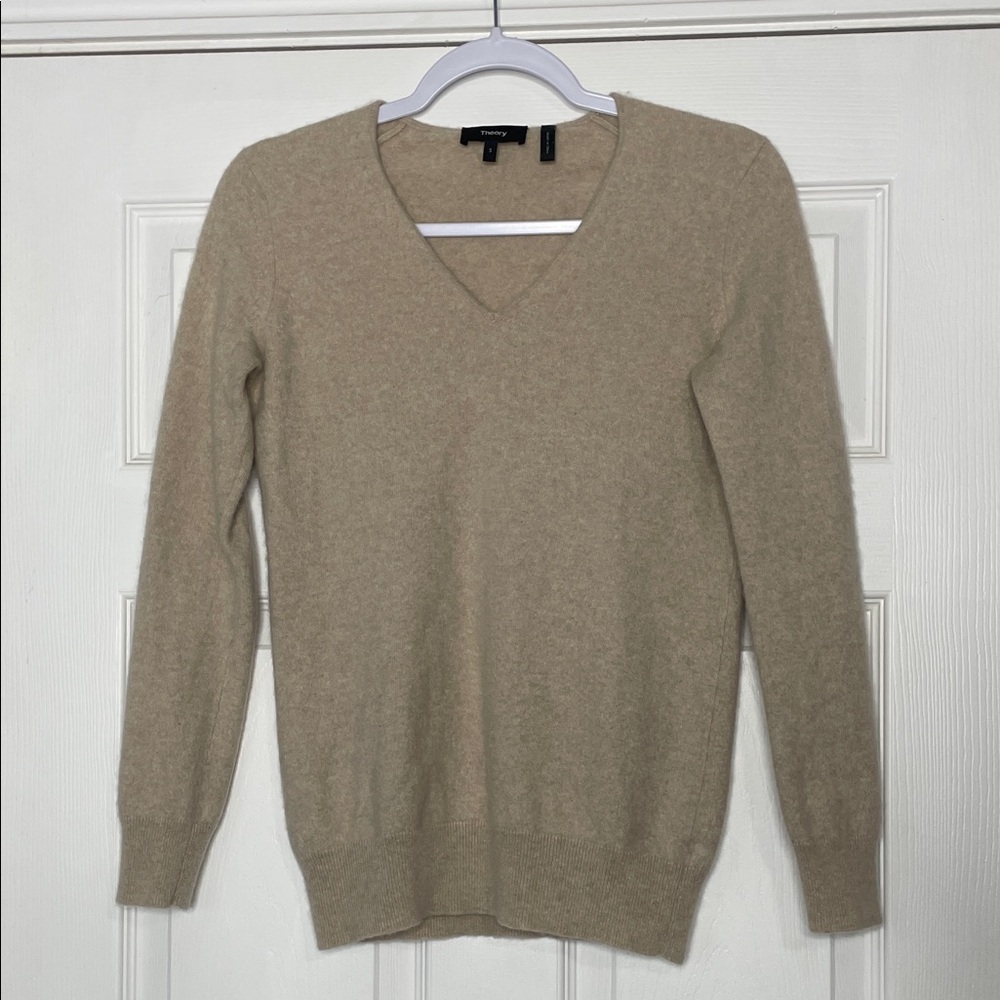 Theory V-Neck Cashmere Sweater in Taupe Small EUC